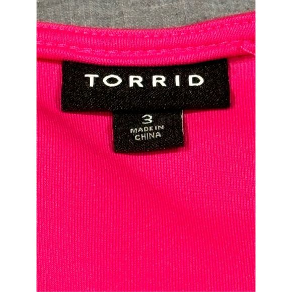 Ladies hot pink plus size dress. Size 3 by Torrid - Picture 3 of 4